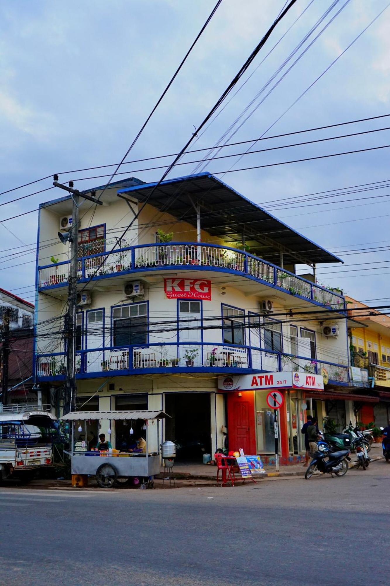 Kfg Guesthouse Thakhek Exterior photo