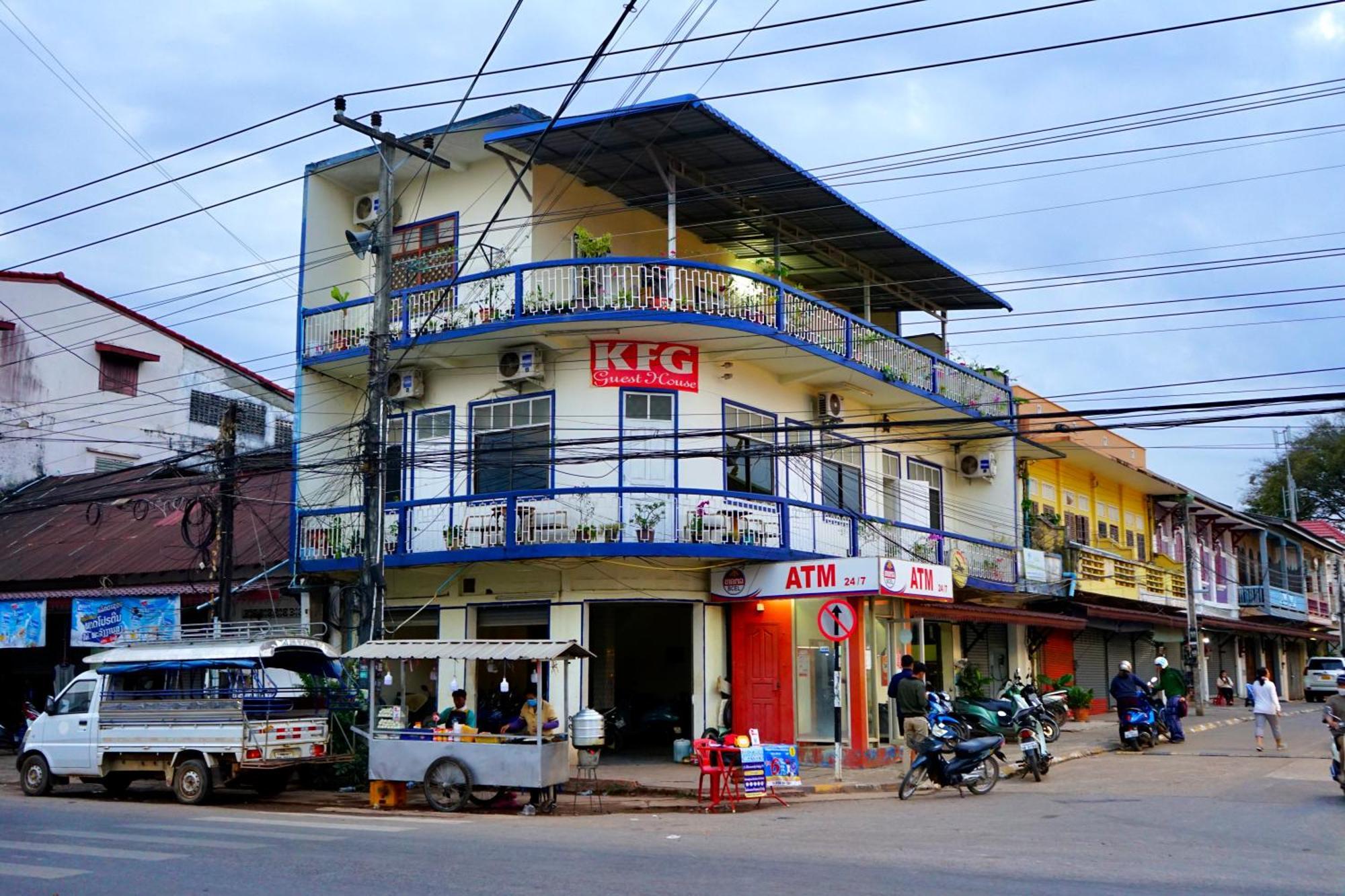 Kfg Guesthouse Thakhek Exterior photo