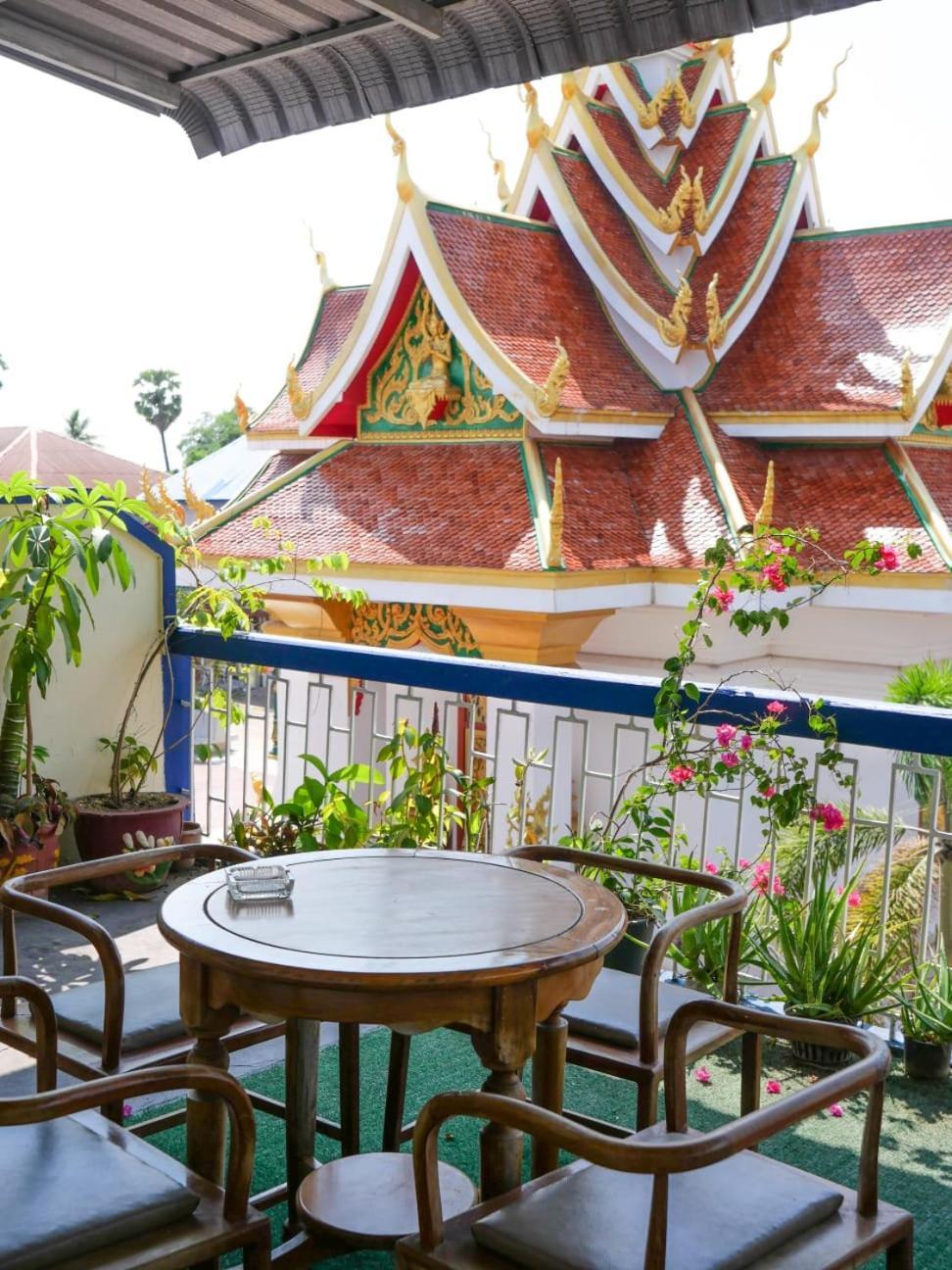 Kfg Guesthouse Thakhek Exterior photo